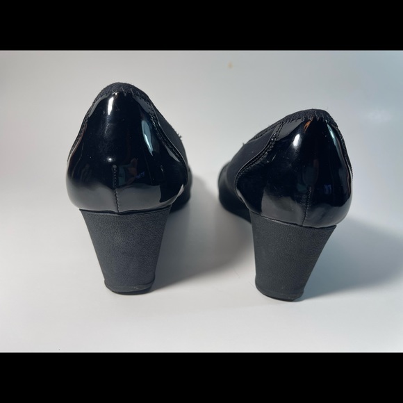 TIME AND TRU Women's Shoes Black Fabric Patient Leather Platform Pamps Size:9.5 - Picture 3 of 9